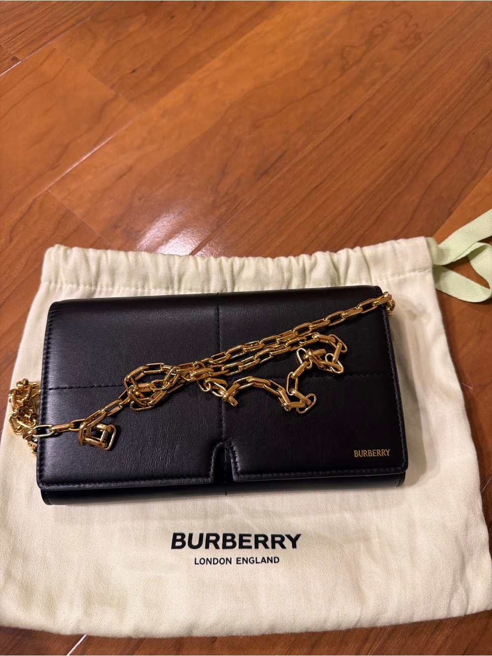 🆕 Without Tag Burberry Black Leather Crossbody with Gold Chain